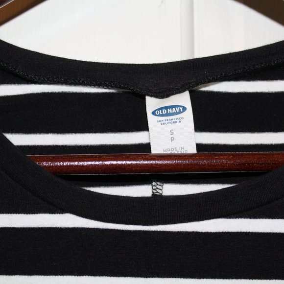 BLACK & WHITE STRIPED T-SHIRT DRESS - OLDNAVY SIZE SMALL - Picture 3 of 7